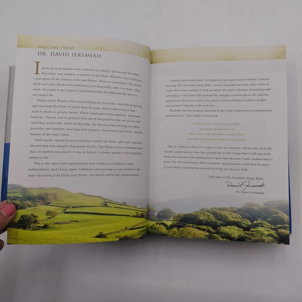 The Jeremiah Study Bible NIV Hardcover w/ Dustcover Light Use